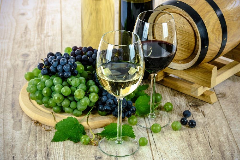 Degustacja wina – dlaczego warto wziąć w niej udział?